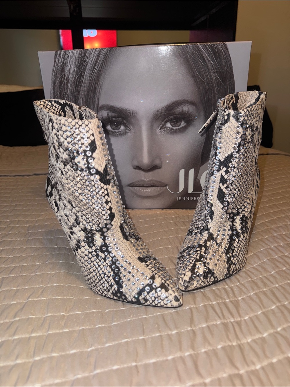 Jennifer Lopez Black & Cream Snake-Print Pointed Ankle Boots BLING SIZE 6 WOMEN